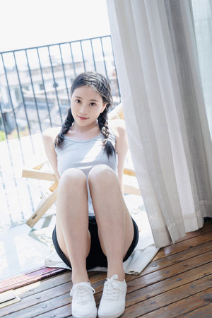 精品二區(qū)偷拍少婦在線視頻